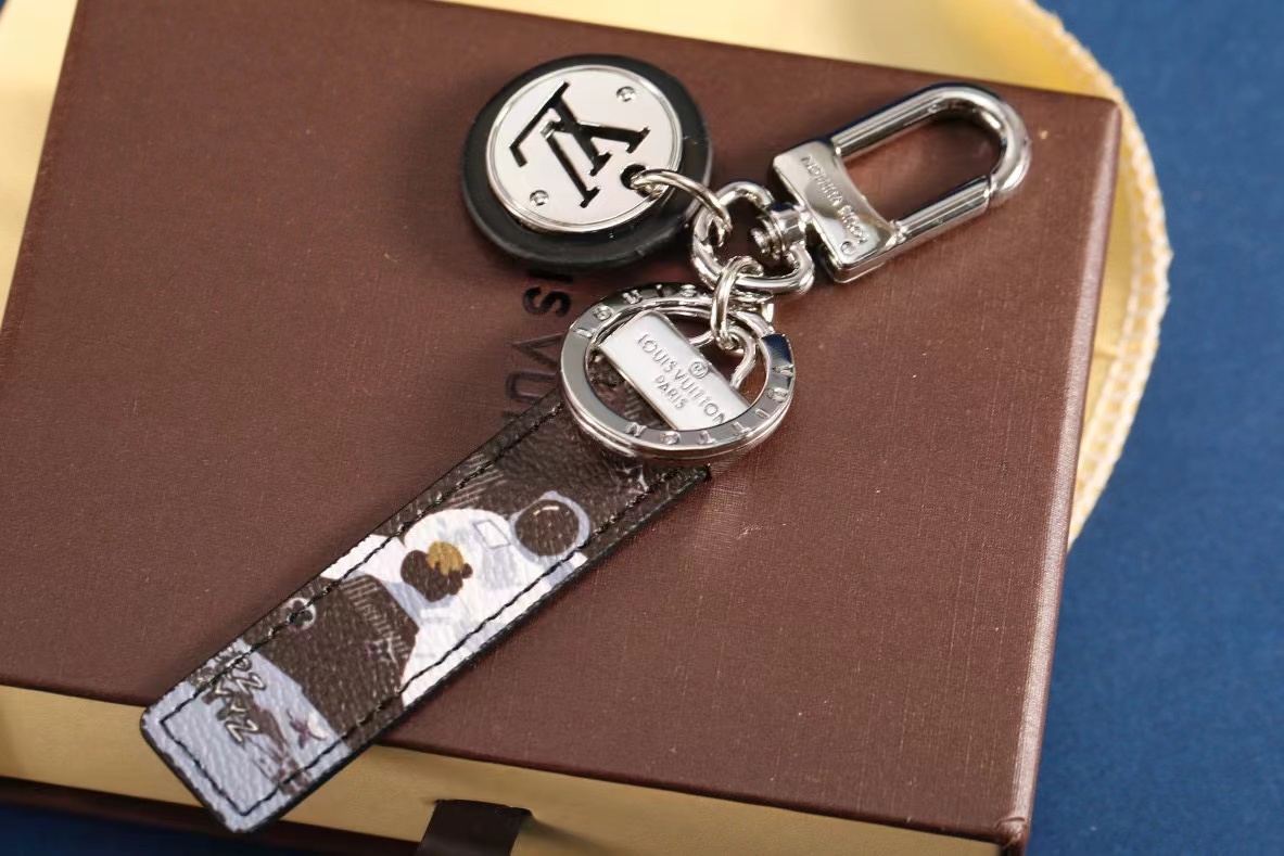 LV Louis Vuitton バッグペンダント キーホルダー 66 zm