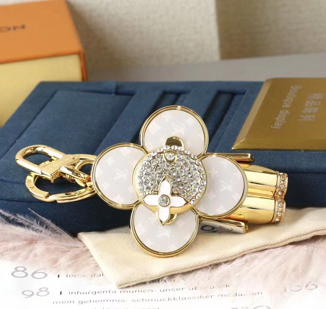 LV Louis Vuitton バッグペンダント キーホルダー 22 zm