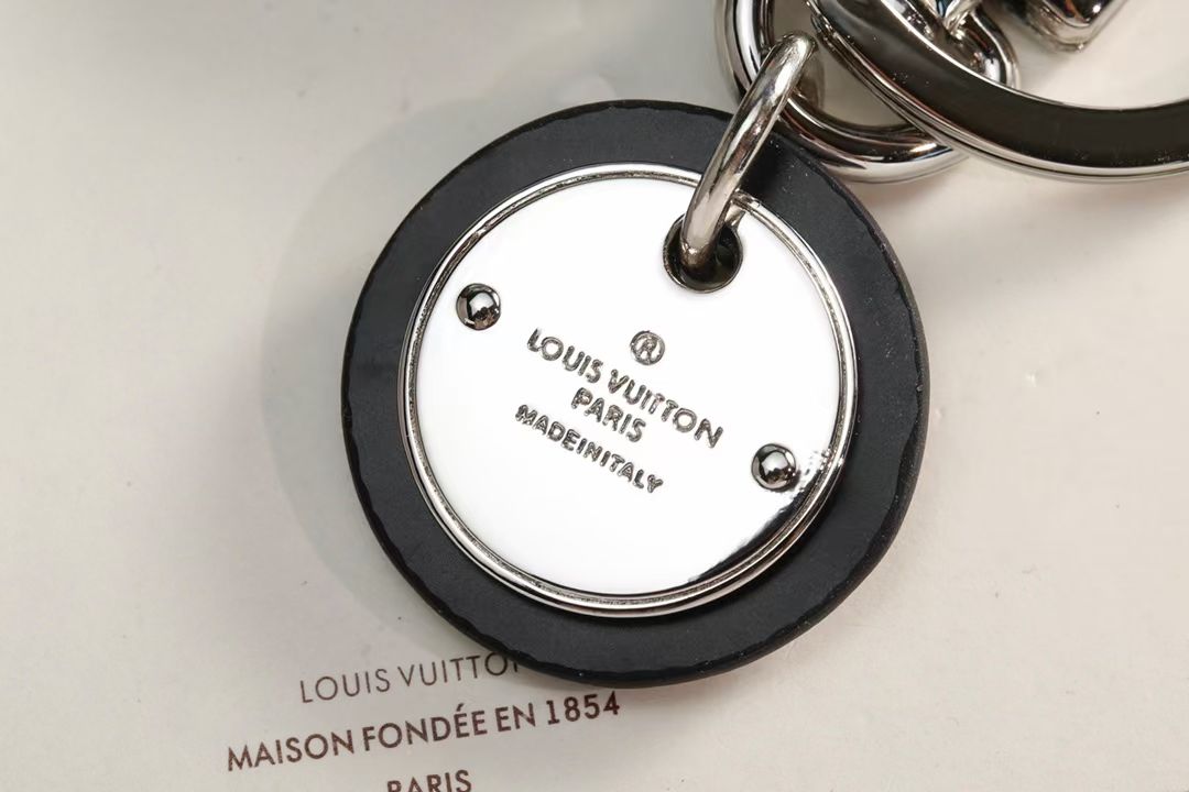 LV Louis Vuitton バッグペンダント キーホルダー 83 zm