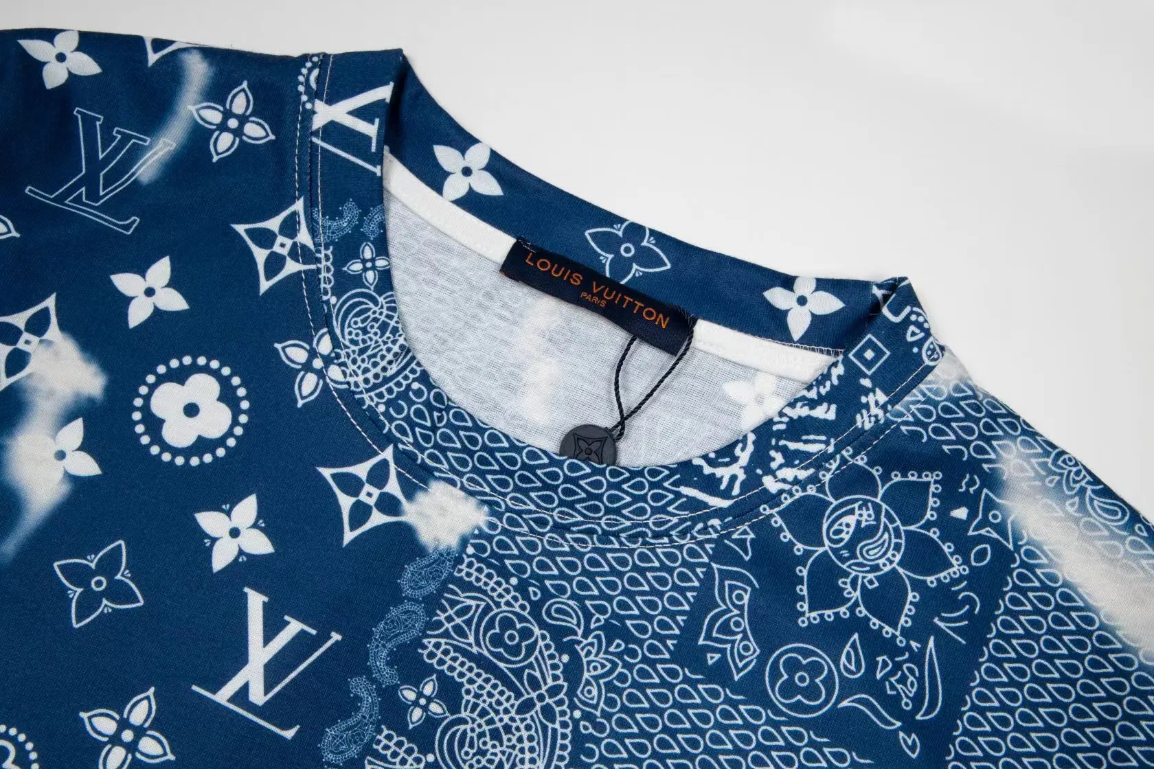 【LOUIS VUITTON】（ルイヴィトン）半袖Tシャツ