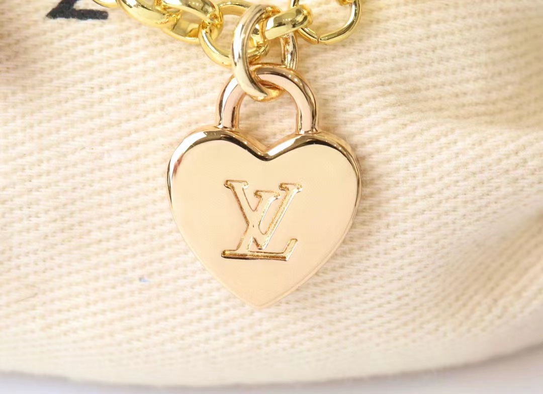 LV Louis Vuitton バッグペンダント キーホルダー 71 zm