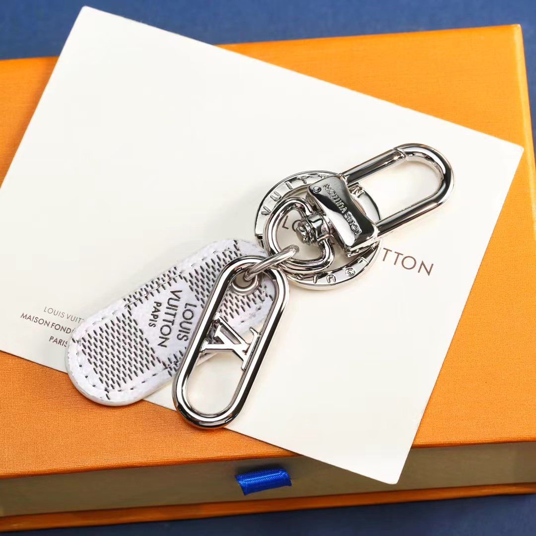 LV Louis Vuitton バッグペンダント キーホルダー 82 zm
