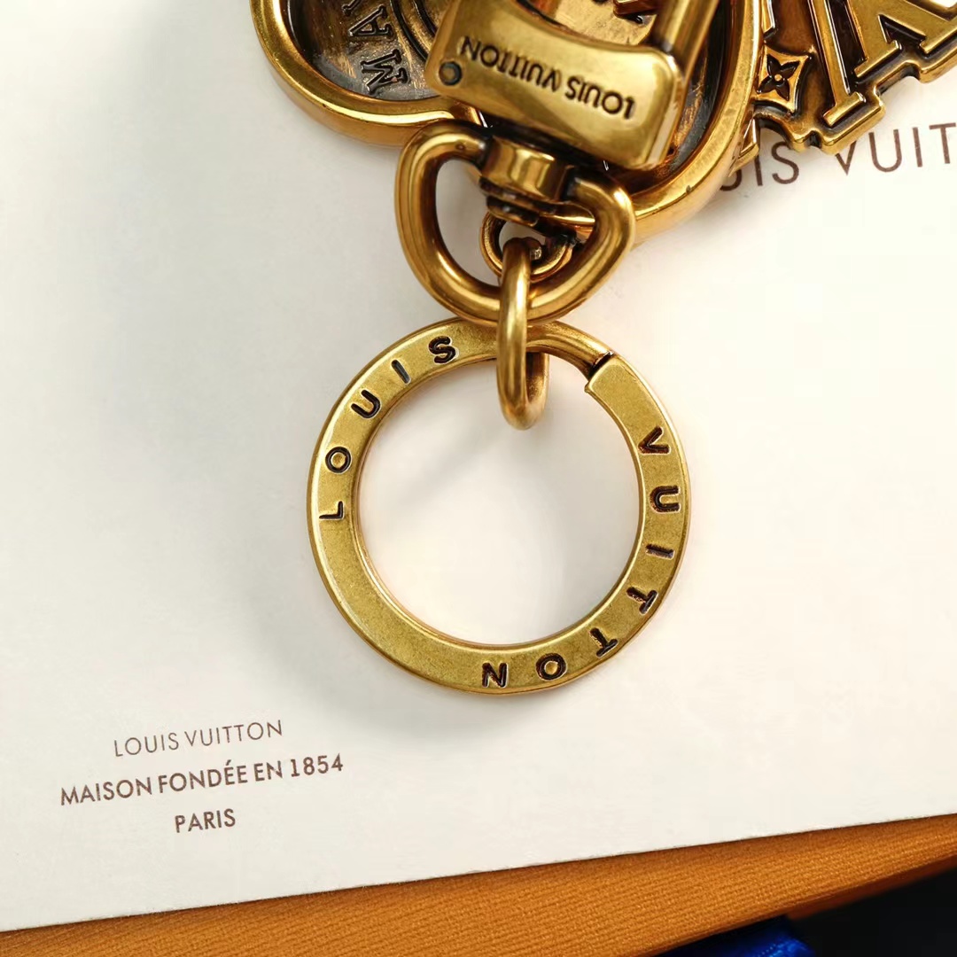 LV Louis Vuitton バッグペンダント キーホルダー 63 zm